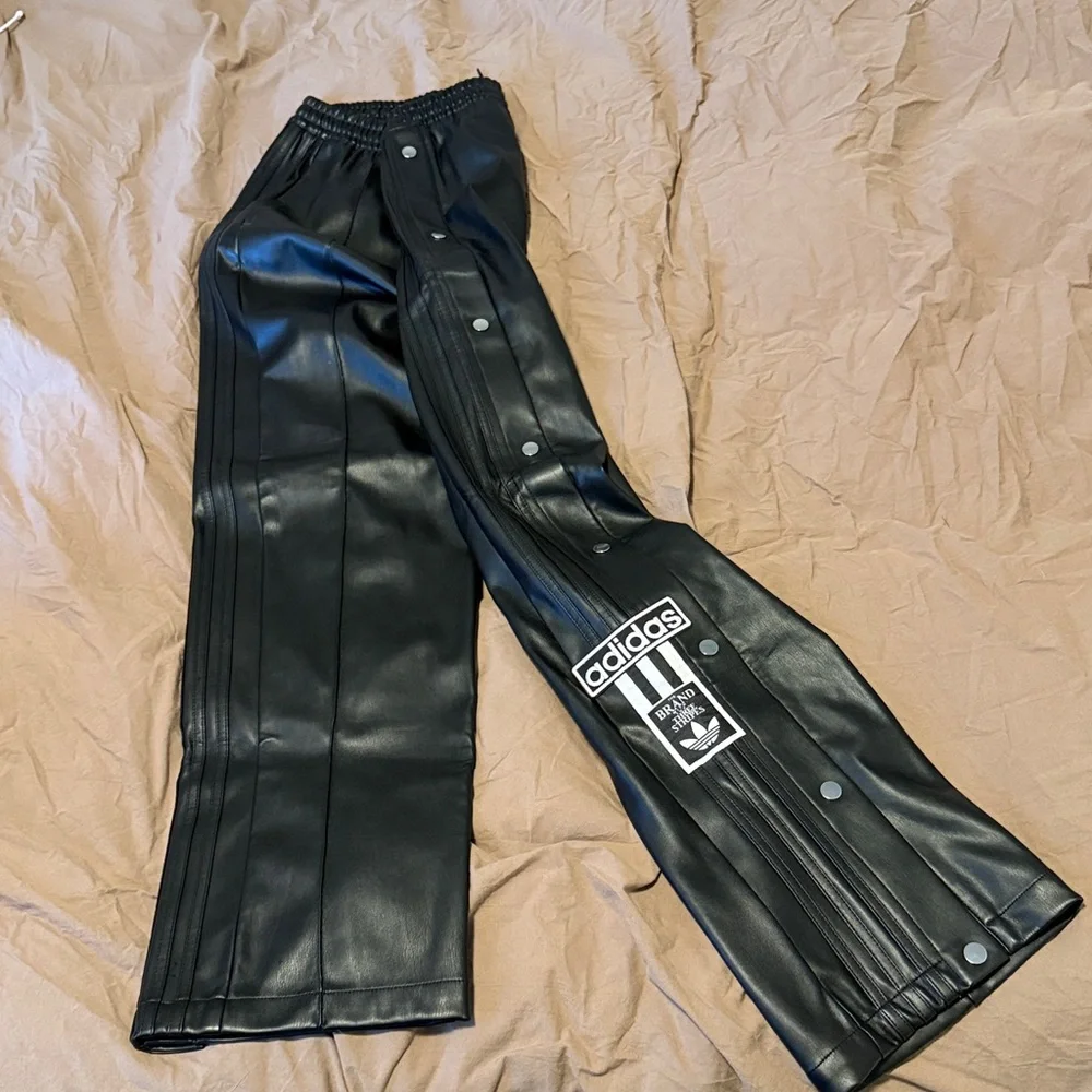Adidas Adibreak faux leather sweatpants - Picture 2 of 2